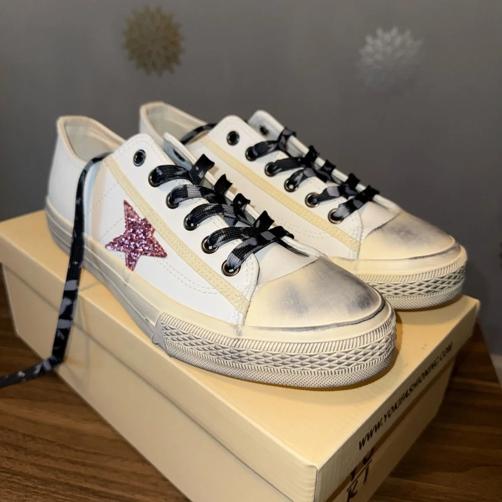 Chic‎ white w/pink glittery star Distressed sneakers/shoes New Box Woman’s Sz9